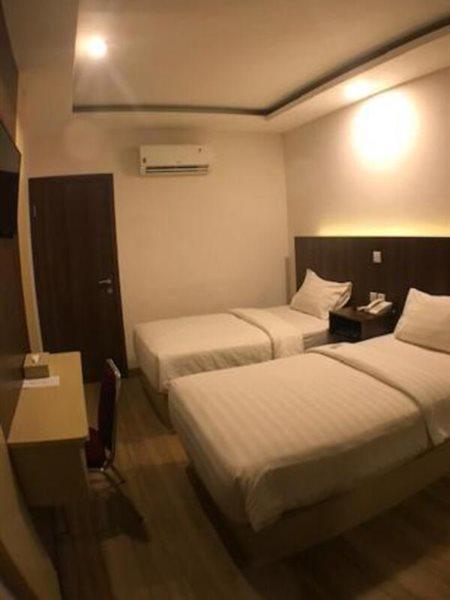 Kawana Hotel Padang  Extérieur photo